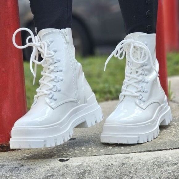 Shoes - Women's Combat Lace Up Ankle Block Heeled Boots White Color